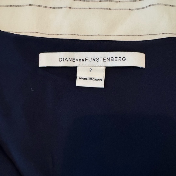 DVF BEVIN SHEATH WITH 3/4 SLEEVES IN NAVY BLUE SIZE 2. - Picture 6 of 9